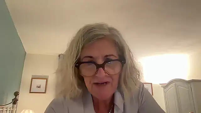 Snapshot of NaughtyMonicaUK chatting on 24, 4, 2026 NaughtyMonicaUK online show from 24, 4, 2026