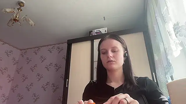 SofiaOops 1 online show from 17, 4, 2026