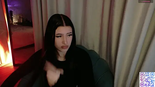 HazelHayesss online show from 18, 4, 2026