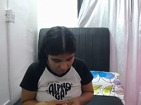 Snapshot of daira2006 chatting on 19, 4, 2026 daira2006 online show from 19, 4, 2026