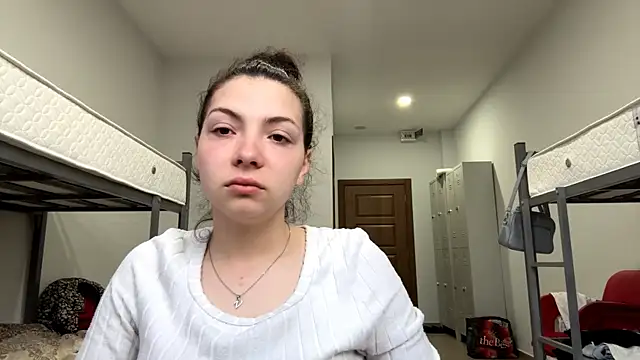 Snapshot of SharieLangan chatting on 16, 4, 2026 SharieLangan online show from 16, 4, 2026