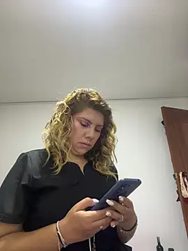 Snapshot of viictoria_moncada chatting on 3, 7, 2026 viictoria moncada online show from 3, 7, 2026
