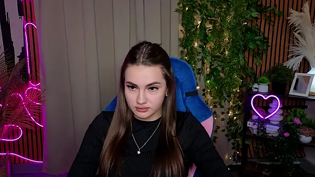 NicolePerkins online show from 13, 4, 2026