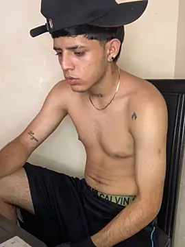 Snapshot of King_of_Slaves222 chatting on 13, 4, 2026 King of Slaves222 online show from 13, 4, 2026