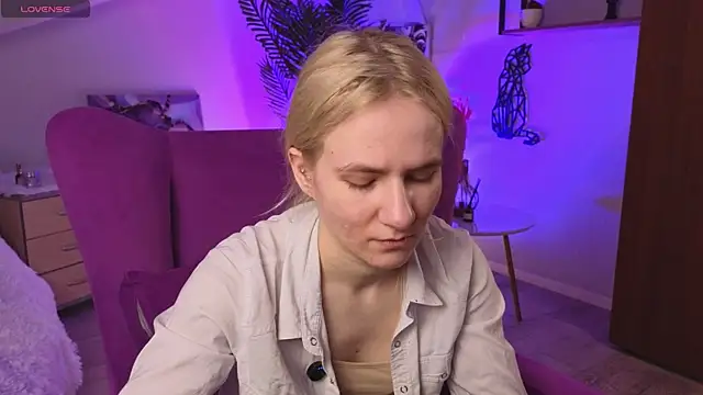 PennyLavertu online show from 15, 4, 2026