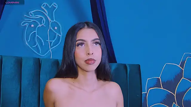 Snapshot of Mia_Gloww_ chatting on 28, 4, 2026 Mia Gloww online show from 28, 4, 2026