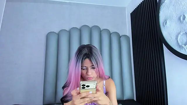 luna-bella  online show from 9, 5, 2026