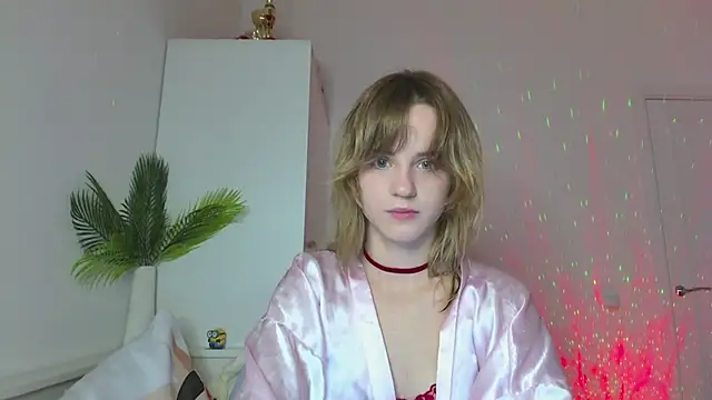Snapshot of Tessa_Shy_ chatting on 28, 7, 2026 Tessa Shy online show from 28, 7, 2026