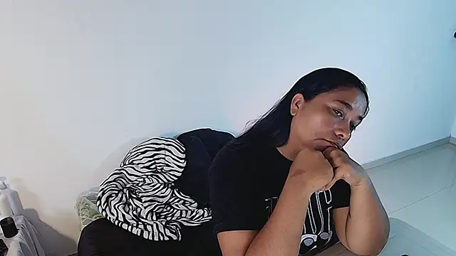 cristycurvy 02 online show from 15, 4, 2026