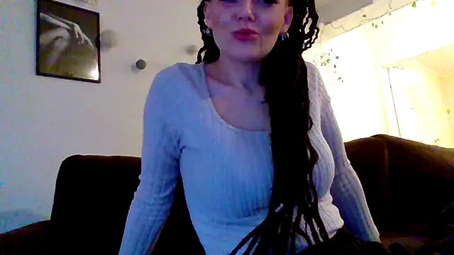 Snapshot of shyhornymommy chatting on 21, 4, 2026 shyhornymommy online show from 21, 4, 2026