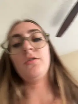 prettykitttty online show from 16, 4, 2026