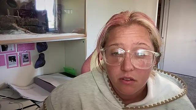 MUSCLEMOMMY1365 online show from 14, 5, 2026