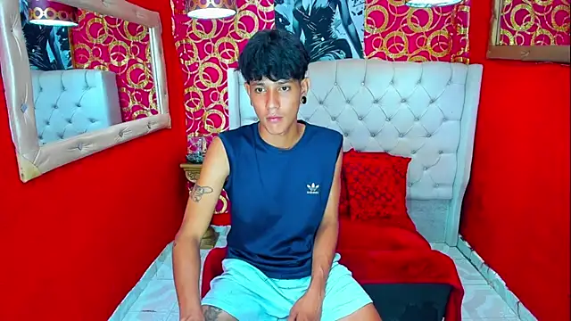 straightyoungpein online show from 14, 4, 2026