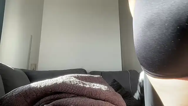 asianbbygyal online show from 19, 4, 2026