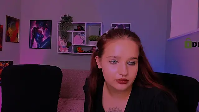 Snapshot of nymira chatting on 3, 8, 2026 nymira online show from 3, 8, 2026