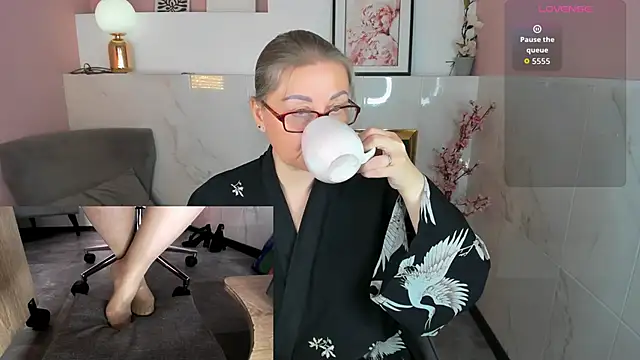 Snapshot of Alexandra_Kind chatting on 14, 6, 2026 Alexandra Kind online show from 14, 6, 2026