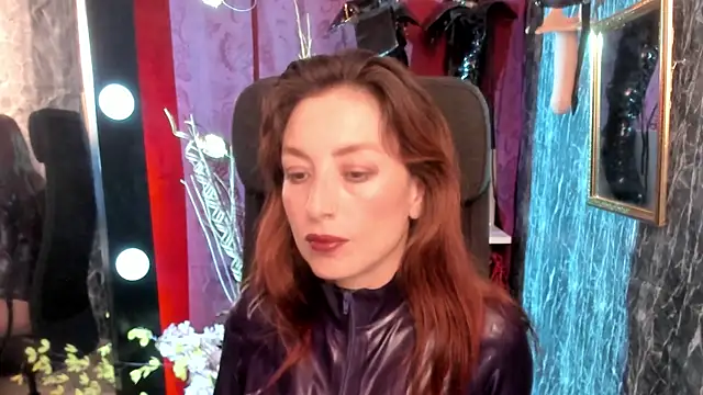 Queenscarlettsecret online show from 16, 4, 2026