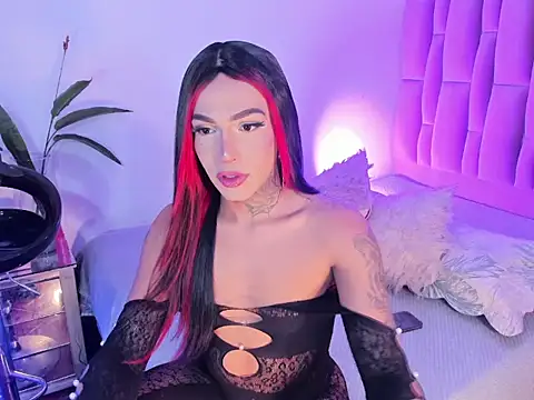 nicolebrunett online show from 22, 5, 2026