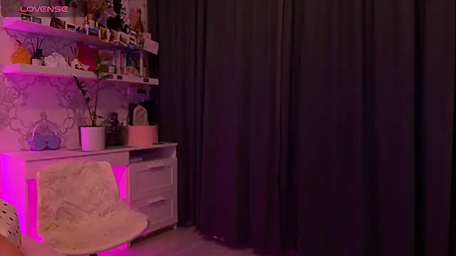 MyNaomi online show from 31, 5, 2026