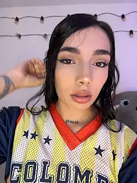 Snapshot of milasantana_ chatting on 7, 7, 2026 milasantana online show from 7, 7, 2026