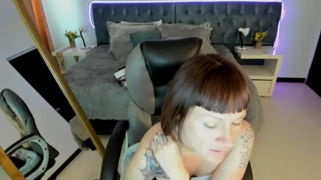 Kim Jeins666  online show from 10, 6, 2026
