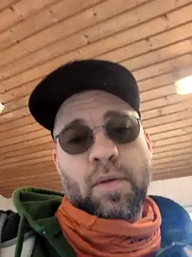 gayboyx77 online show from 21, 4, 2026
