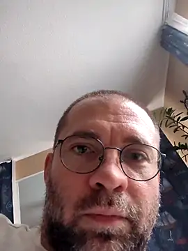 gayboyx77 online show from 3, 6, 2026