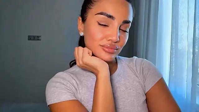 Snapshot of MelindaReny chatting on 22, 4, 2026 MelindaReny online show from 22, 4, 2026