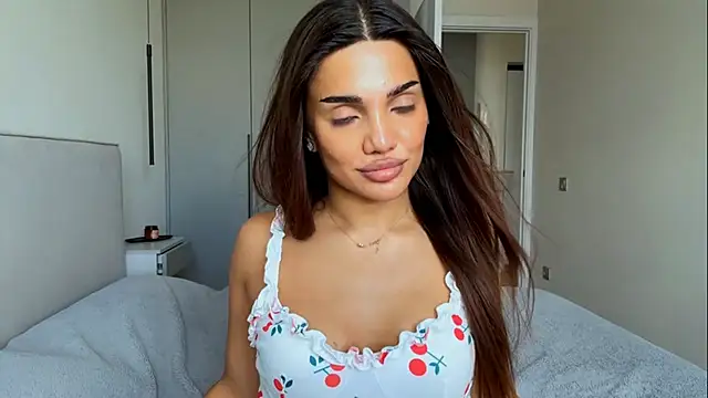 Snapshot of MelindaReny chatting on 28, 5, 2026 MelindaReny online show from 28, 5, 2026