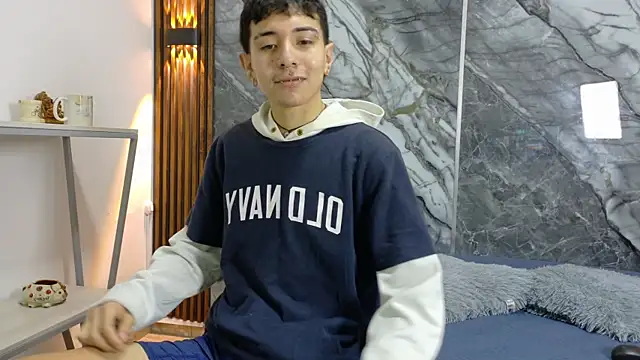Snapshot of NoahWalker__ chatting on 4, 6, 2026 NoahWalker online show from 4, 6, 2026