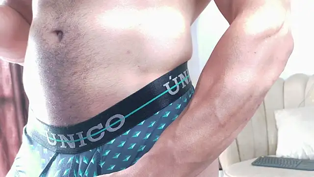 Snapshot of Aroon_connor1 chatting on 19, 4, 2026 Aroon connor1 online show from 19, 4, 2026