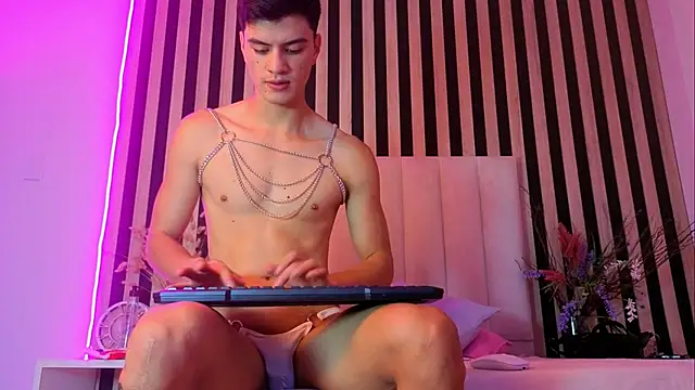 Snapshot of LeoTease chatting on 31, 5, 2026 LeoTease online show from 31, 5, 2026