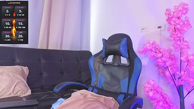 sary hott  online show from 17, 4, 2026