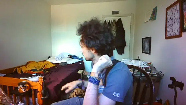Snapshot of JohnnyMoves chatting on 6, 6, 2026 JohnnyMoves online show from 6, 6, 2026