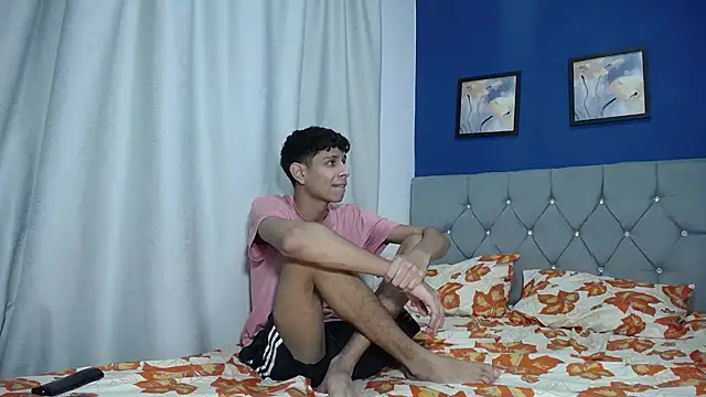 Snapshot of Thiago_And_Gael chatting on 7, 6, 2026 Thiago And Gael online show from 7, 6, 2026