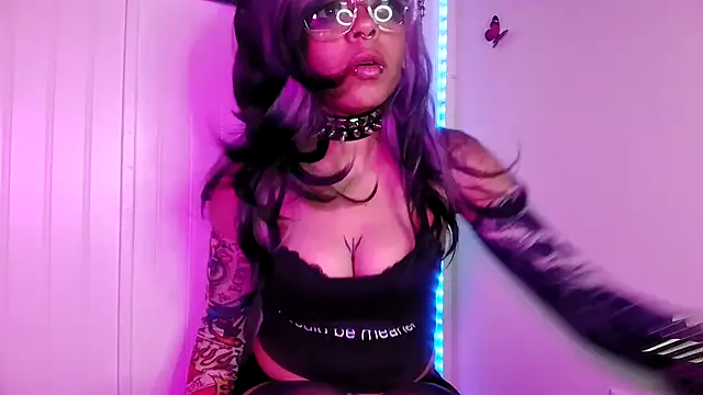 Snapshot of nerdyhotgoth chatting on 18, 6, 2026 nerdyhotgoth online show from 18, 6, 2026