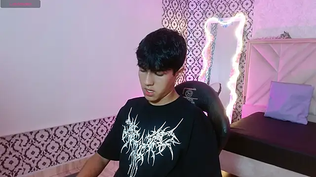 Snapshot of Damian_tay chatting on 2, 7, 2026 Damian tay online show from 2, 7, 2026