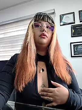 Snapshot of BelleVivianne chatting on 25, 4, 2026 BelleVivianne online show from 25, 4, 2026