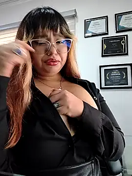 Snapshot of BelleVivianne chatting on 30, 4, 2026 BelleVivianne online show from 30, 4, 2026