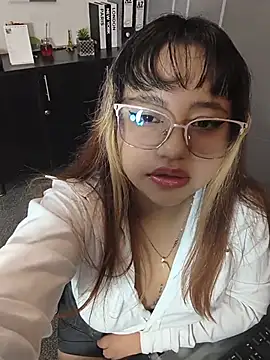 Snapshot of BelleVivianne chatting on 26, 5, 2026 BelleVivianne online show from 26, 5, 2026