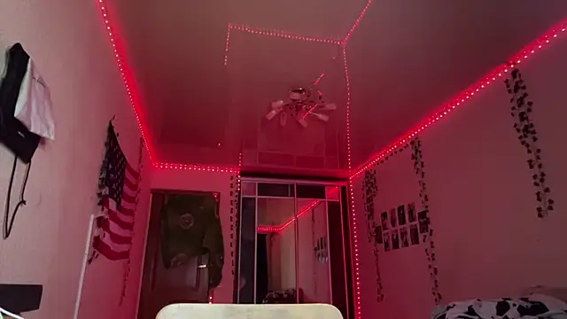 CassieRey online show from 18, 4, 2026