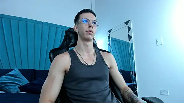 Snapshot of OliverThompsonJS chatting on 12, 6, 2026 OliverThompsonJS online show from 12, 6, 2026