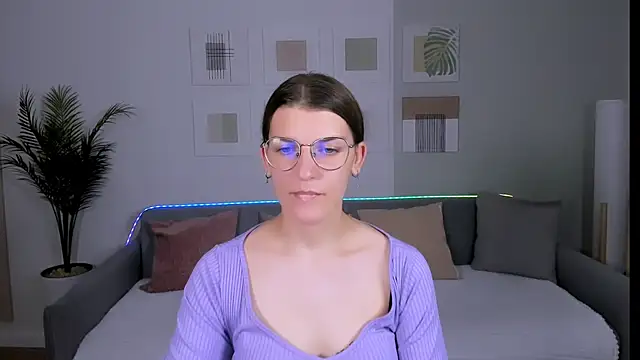 Snapshot of AnnaThorne chatting on 15, 5, 2026 AnnaThorne online show from 15, 5, 2026