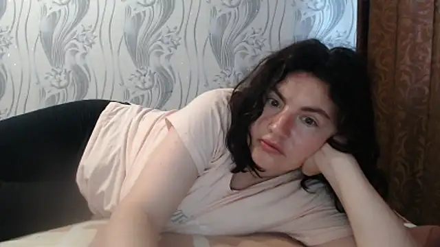 Snapshot of AlinaxJames chatting on 8, 6, 2026 AlinaxJames online show from 8, 6, 2026