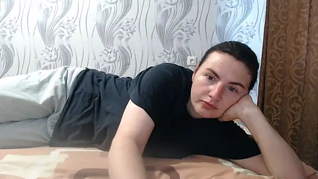 Snapshot of AlinaxJames chatting on 13, 6, 2026 AlinaxJames online show from 13, 6, 2026