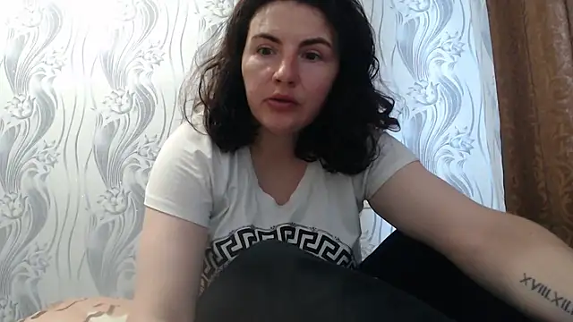 Snapshot of AlinaxJames chatting on 19, 6, 2026 AlinaxJames online show from 19, 6, 2026