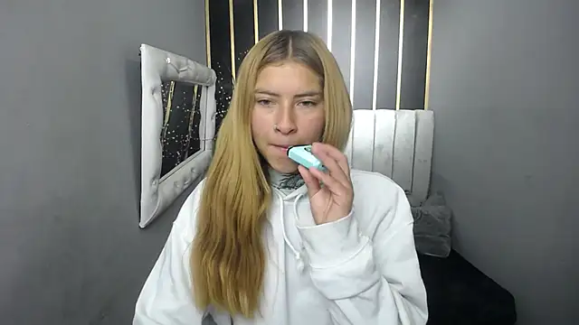 nancy blonde online show from 15, 5, 2026