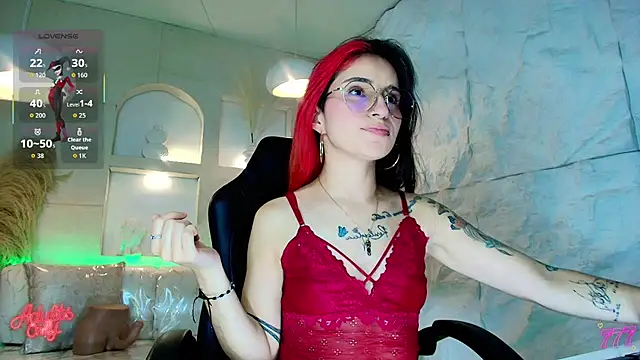 Snapshot of Moon_Red_r chatting on 20, 4, 2026 Moon Red r online show from 20, 4, 2026