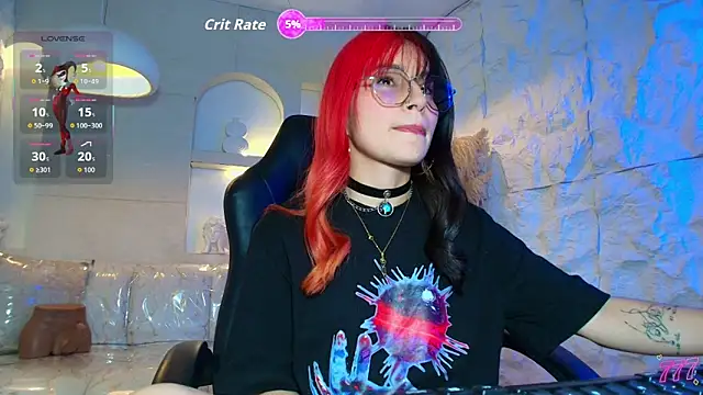 Snapshot of Moon_Red_r chatting on 30, 4, 2026 Moon Red r online show from 30, 4, 2026