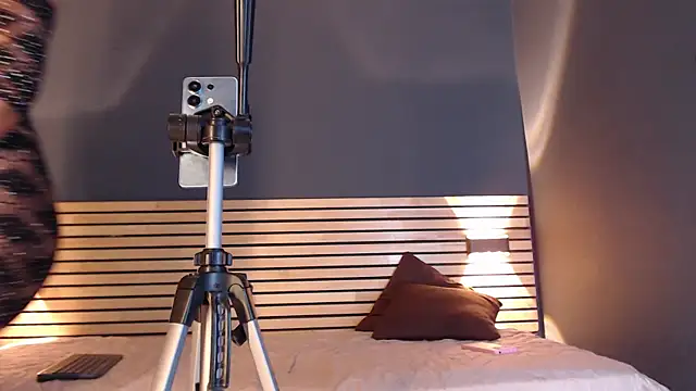 Chloe LaurentXXX online show from 18, 4, 2026